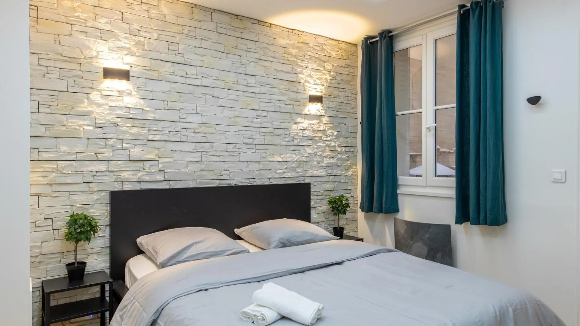 Geranimus M : Heart Of Paris With Patio Apartment 0*,