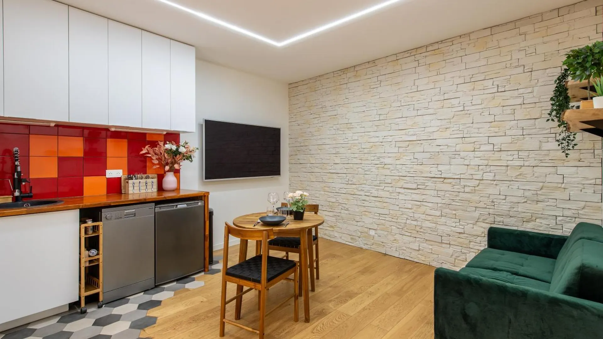 Geranimus M : Heart Of Paris With Patio Apartment