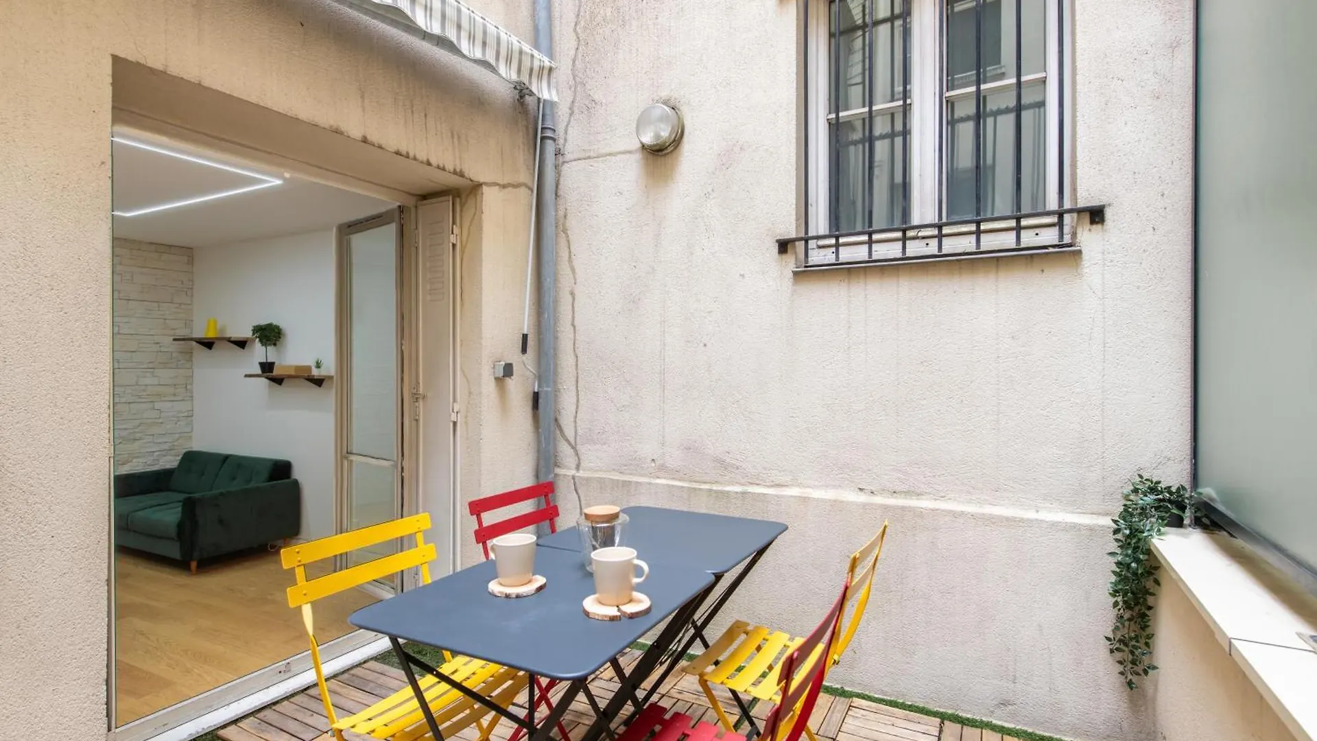 Geranimus M : Heart Of Paris With Patio Apartment