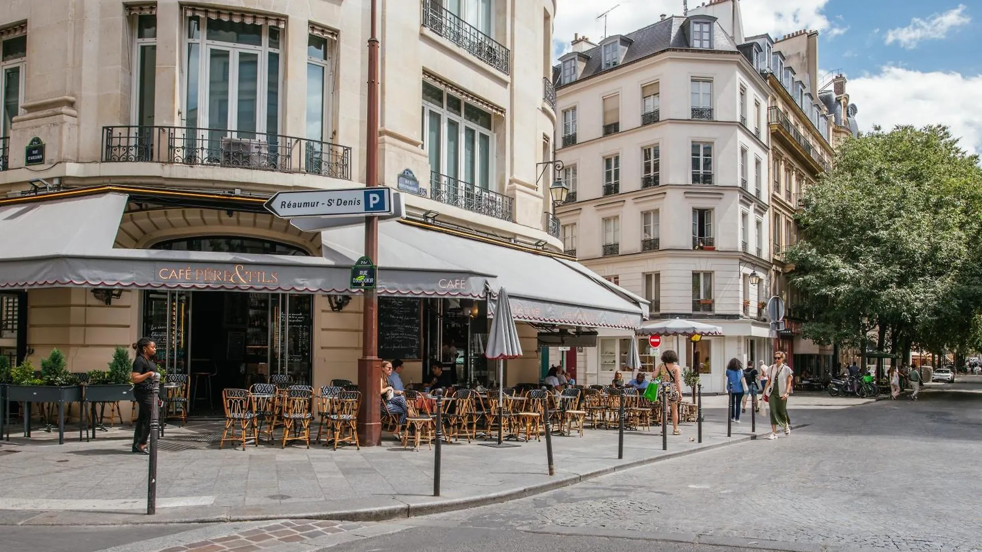 Geranimus M : Heart Of Paris With Patio Apartment
